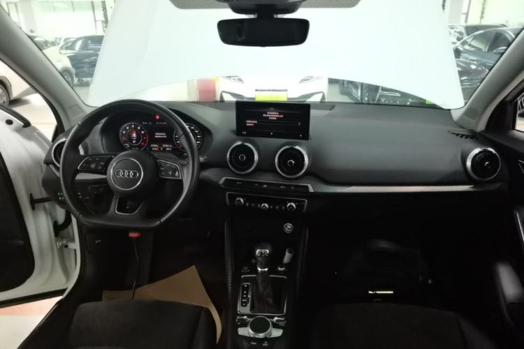 Used Audi Q2L 2023 35TFSI Luxury Dynamic Model Center Console