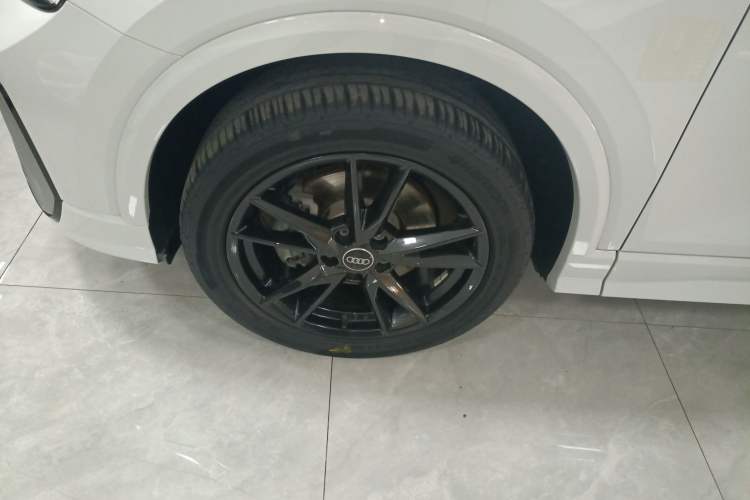 Used Audi Q2L 2023 35TFSI Progressive Dynamic Edition Exterior 7