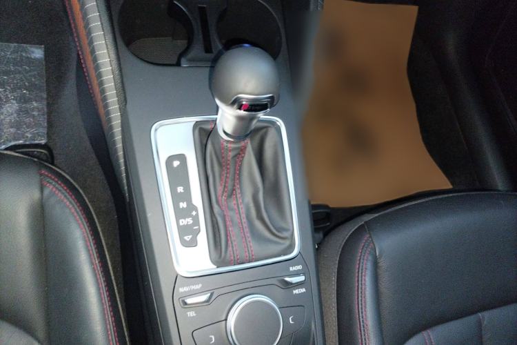 Used Audi Q2L 2023 35TFSI Progressive Dynamic Edition Gear Lever
