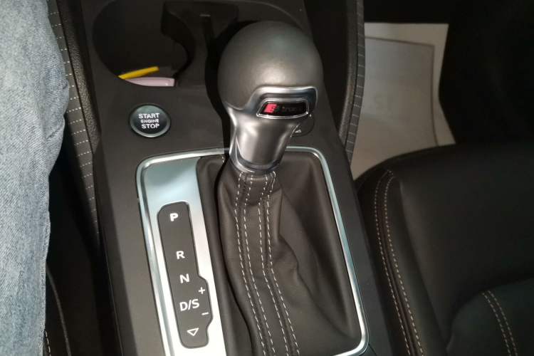 Used Audi Q2L 2023 35TFSI Luxury Dynamic Edition Gear Lever