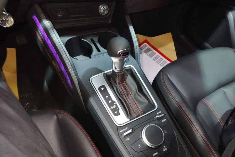 Used Audi Q2L 2023 35TFSI Progressive Dynamic Edition Gear Lever