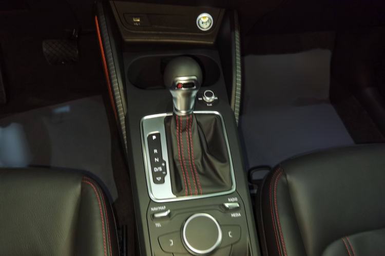 Used Audi Q2L 2023 35TFSI Progressive Dynamic Edition Gear Lever