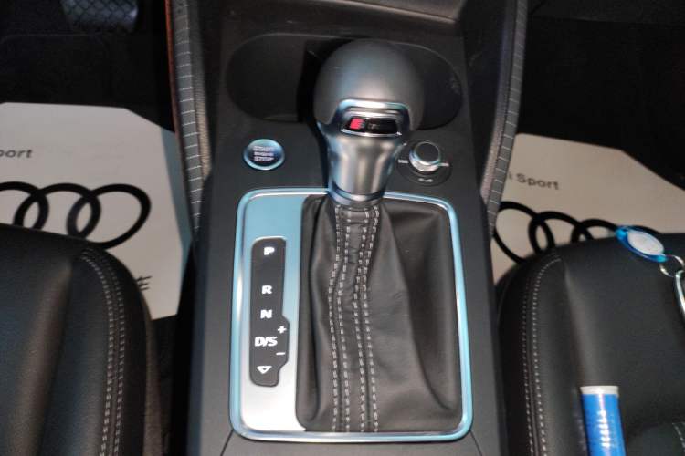Used Audi Q2L 2023 35TFSI Fashion Dynamic Model Gear Lever