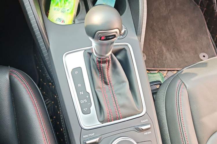 Used Audi Q2L 2023 35TFSI Progressive Dynamic Edition Gear Lever