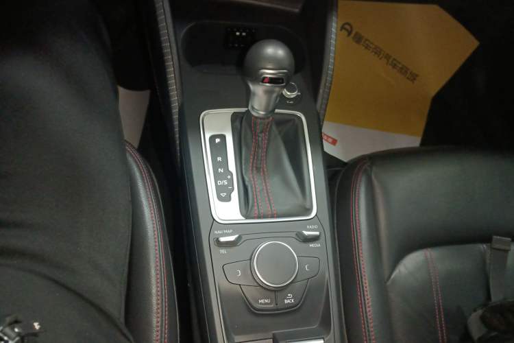 Used Audi Q2L 2023 35TFSI Progressive Dynamic Edition Gear Lever