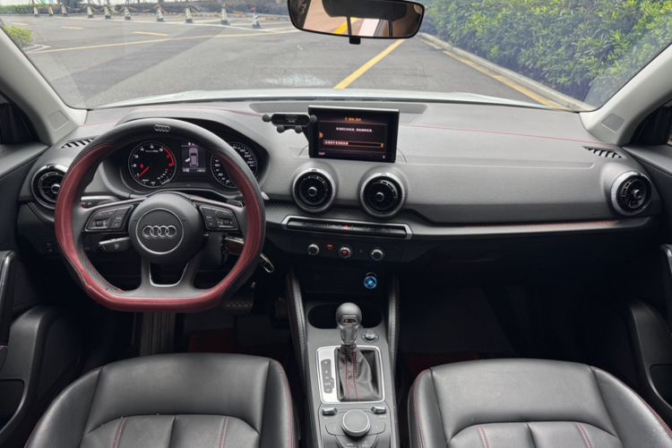 Used Audi Q2L 2023 35TFSI Progressive Dynamic Edition Interior 1