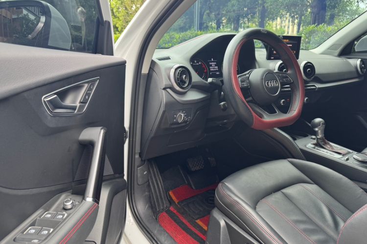 Used Audi Q2L 2023 35TFSI Progressive Dynamic Edition Interior 3