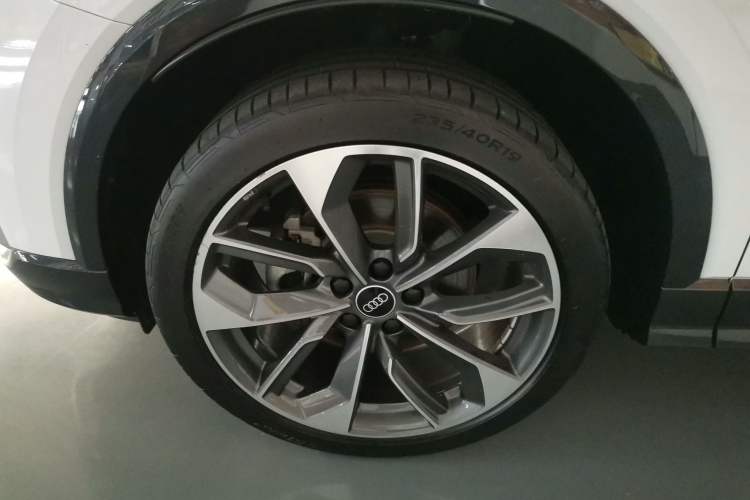 Used Audi Q2L 2023 35TFSI Luxury Dynamic Edition Left Front Wheel Hub
