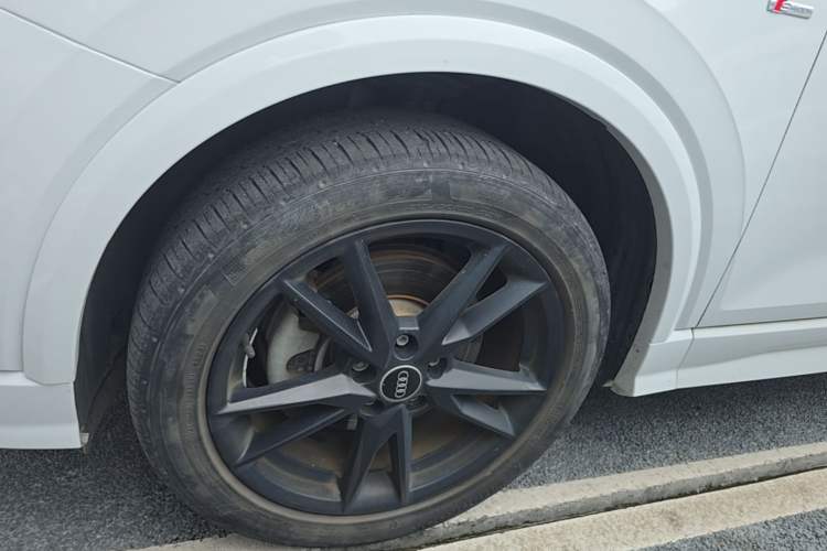 Used Audi Q2L 2023 35TFSI Progressive Dynamic Edition Left Front Wheel Hub