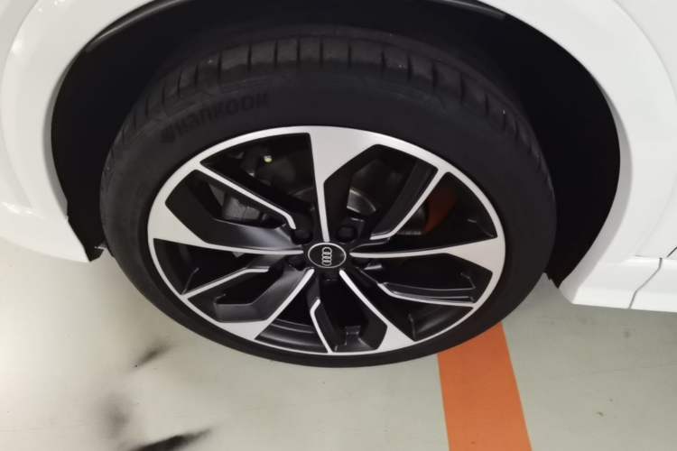 Used Audi Q2L 2023 35TFSI Luxury Dynamic Model Left Front Wheel Hub