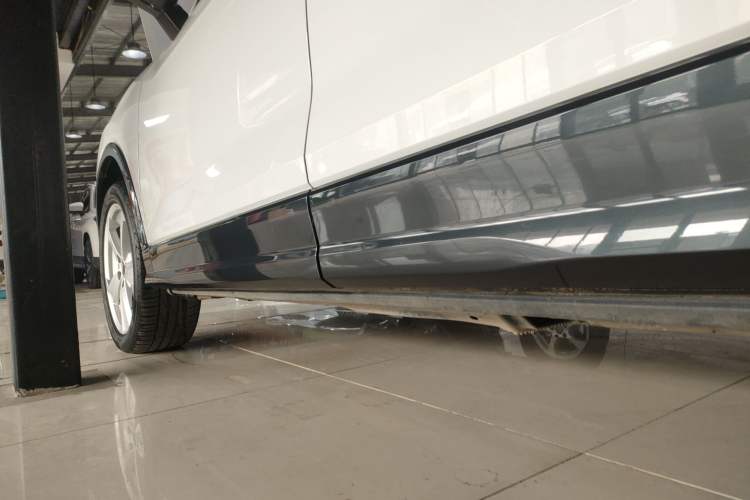 Used Audi Q2L 2023 35TFSI Advanced Elegant Model Left Side Sill