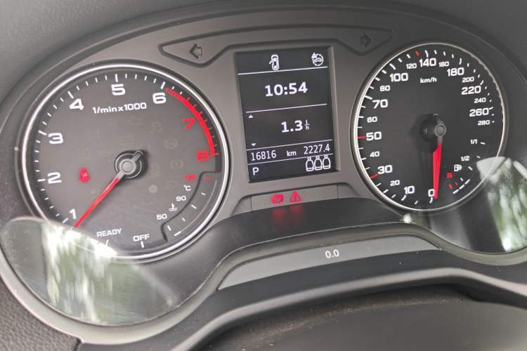 Used Audi Q2L 2023 35TFSI Progressive Dynamic Edition Odometer Close Up