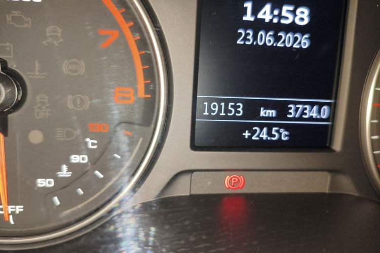 Used Audi Q2L 2023 35TFSI Fashion Dynamic Model Odometer Close Up