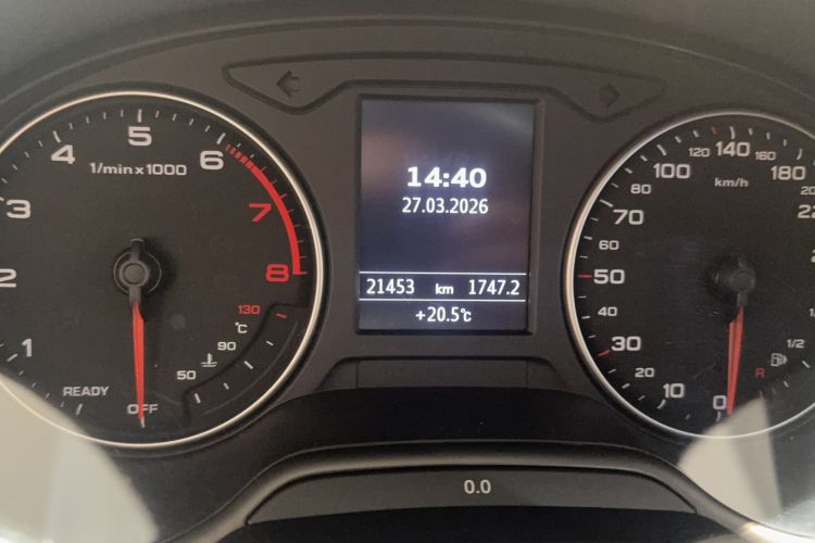 Used Audi Q2L 2023 35TFSI Fashionable and Elegant Model Odometer Close Up