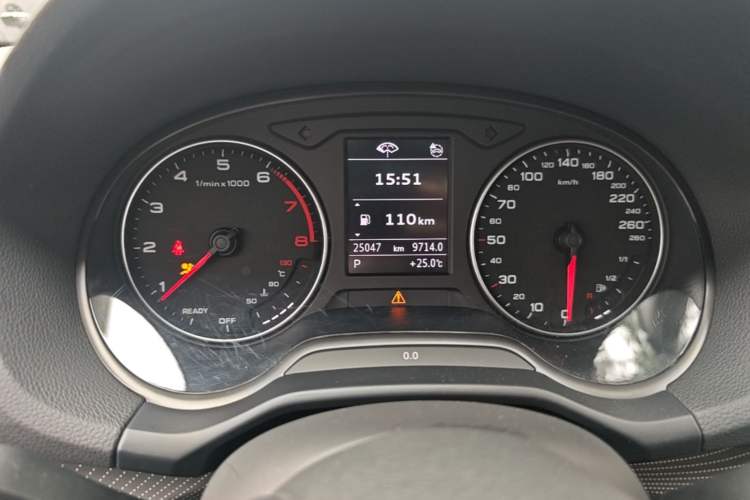 Used Audi Q2L 2023 35TFSI Advanced Elegant Model Odometer Close Up