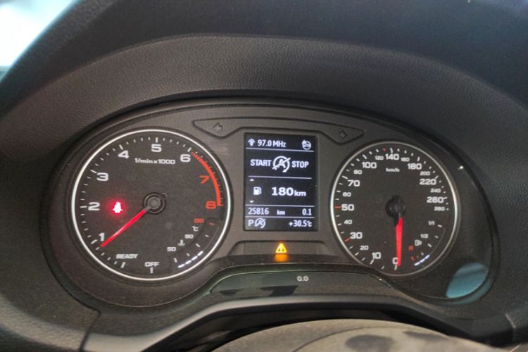 Used Audi Q2L 2023 35TFSI Fashion Dynamic Model Odometer Close Up