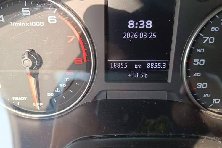 Used Audi Q2L 2023 35TFSI Fashion Dynamic Model Odometer Close Up