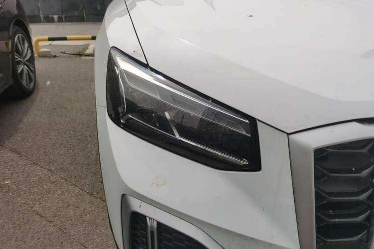 Used Audi Q2L 2023 35TFSI Fashionable and Elegant Model Right Front Headlight