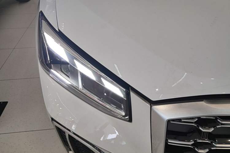 Used Audi Q2L 2023 35TFSI Fashion Dynamic Model Right Front Headlight