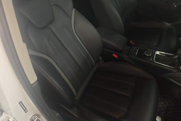 Used Audi Q2L 2023 35TFSI Fashion Dynamic Model Right Front Seat