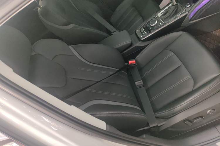 Used Audi Q2L 2023 35TFSI Fashion Dynamic Model Right Front Seat