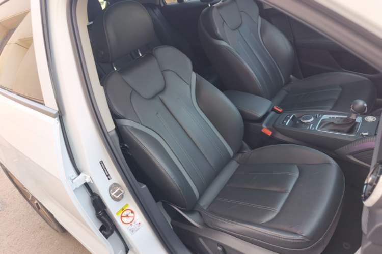 Used Audi Q2L 2023 35TFSI Fashion Dynamic Model Right Front Seat