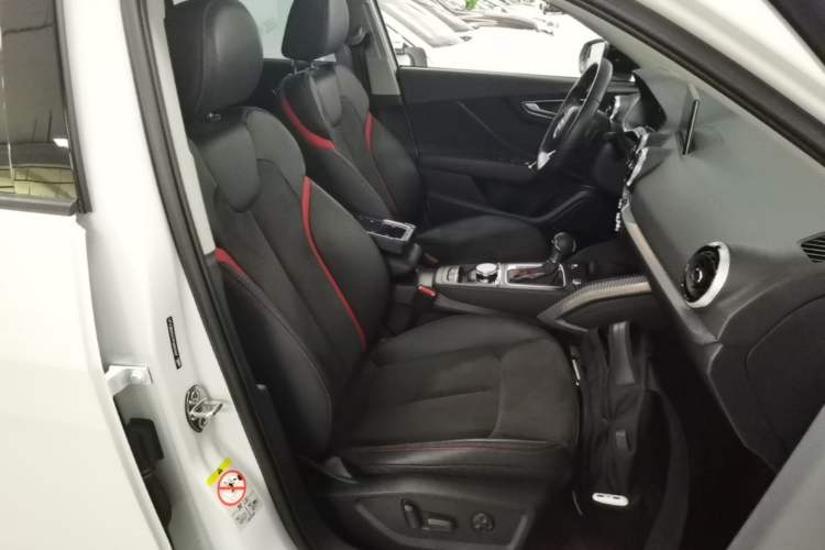 Used Audi Q2L 2023 35TFSI Luxury Dynamic Model Right Front Seat
