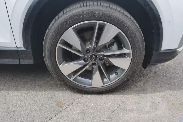 Used Audi Q2L 2023 35TFSI Fashionable and Elegant Model Right Front Wheel Hub