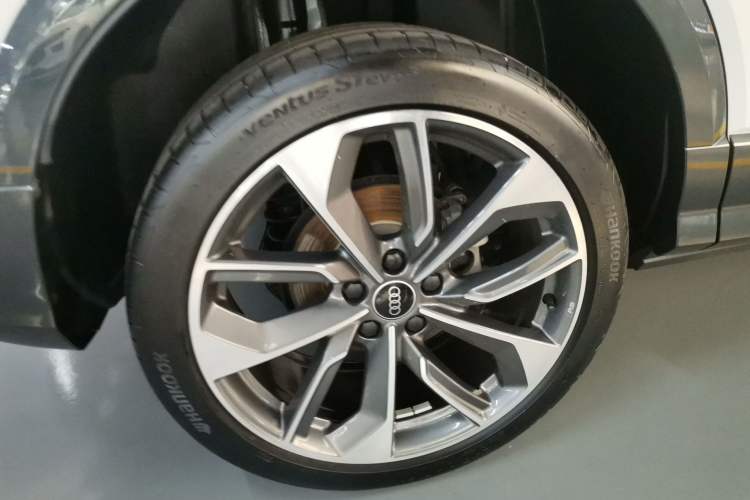 Used Audi Q2L 2023 35TFSI Luxury Dynamic Edition Right Rear Wheel Hub