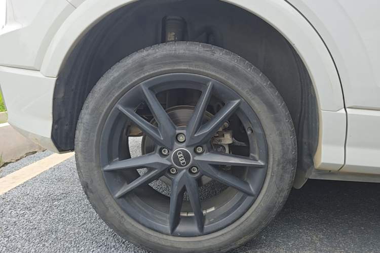 Used Audi Q2L 2023 35TFSI Progressive Dynamic Edition Right Rear Wheel Hub
