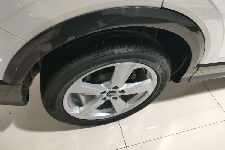 Used Audi Q2L 2023 35TFSI Advanced Elegant Model Right Rear Wheel Hub