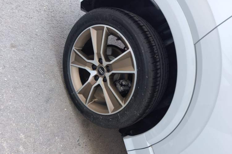 Used Audi Q2L 2023 35TFSI Fashion Dynamic Model Right Rear Wheel Hub