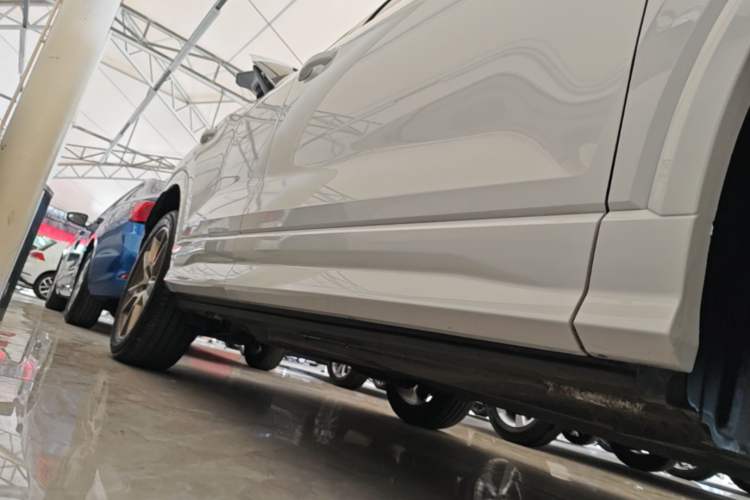 Used Audi Q2L 2023 35TFSI Fashion Dynamic Model Right Side Sill