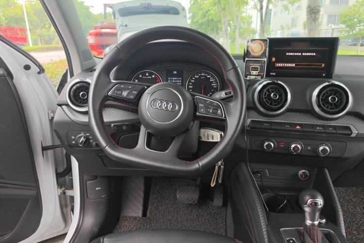 Used Audi Q2L 2023 35TFSI Progressive Dynamic Edition Steering Wheel