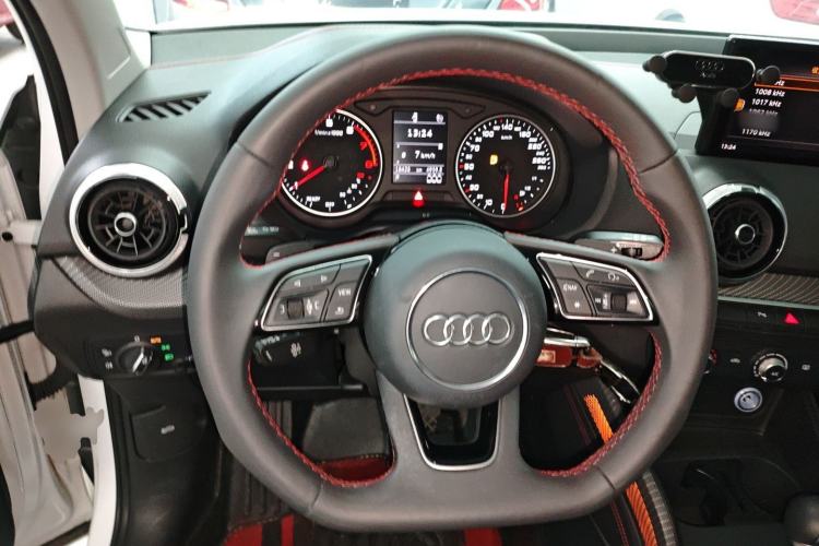 Used Audi Q2L 2023 35TFSI Progressive Dynamic Edition Steering Wheel