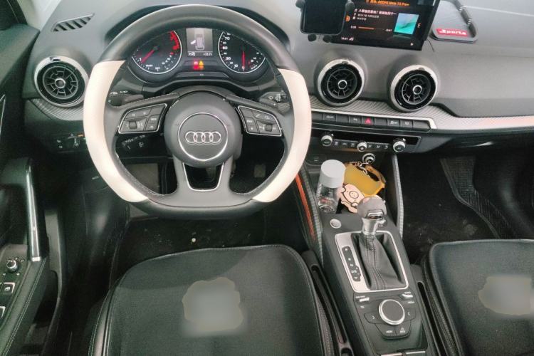 Used Audi Q2L 2023 35TFSI Fashion Dynamic Model Steering Wheel