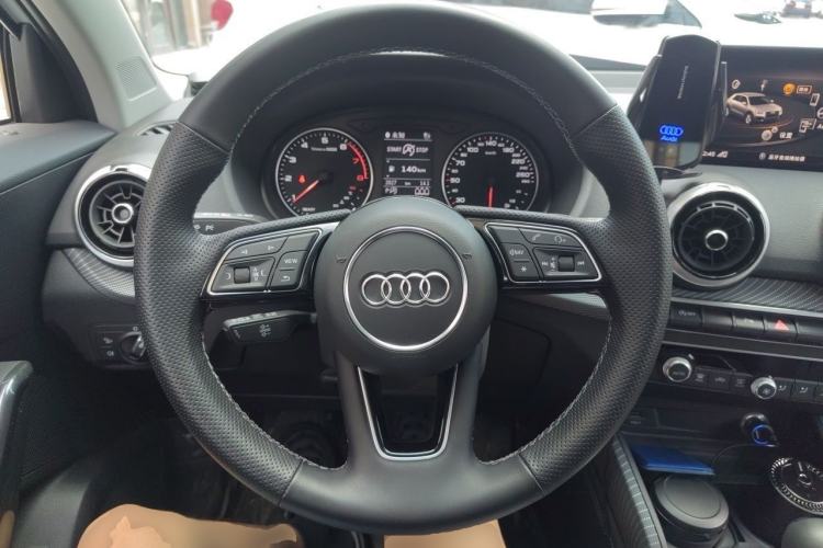 Used Audi Q2L 2023 35TFSI Fashionable and Elegant Model Steering Wheel