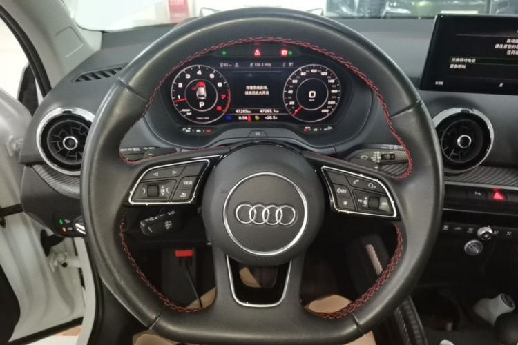 Used Audi Q2L 2023 35TFSI Luxury Dynamic Model Steering Wheel