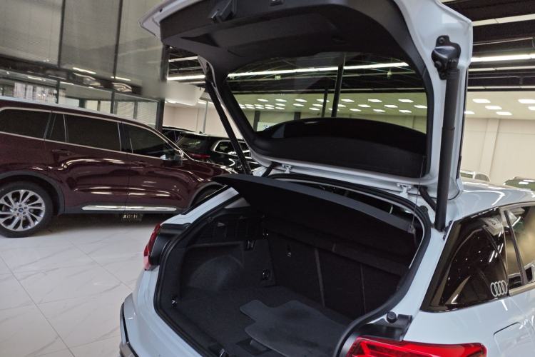 Used Audi Q2L 2023 35TFSI Fashion Dynamic Model Trunk