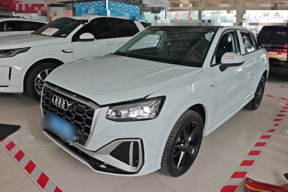Audi Q2L 2023