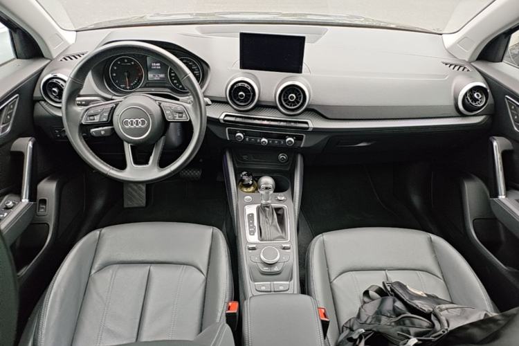 Used Audi Q2L 2024 35TFSI Fashionable and Elegant Version Center Console