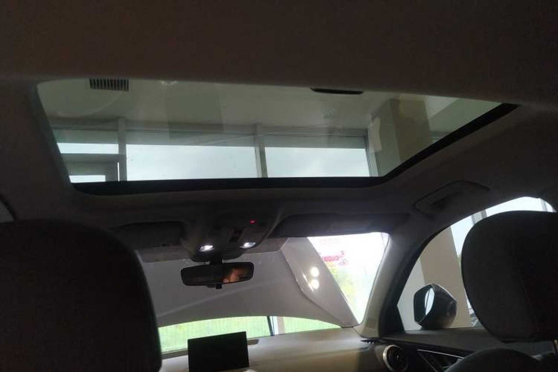 Used Audi Q2L 2024 35TFSI Fashionable and Elegant Version Headliner