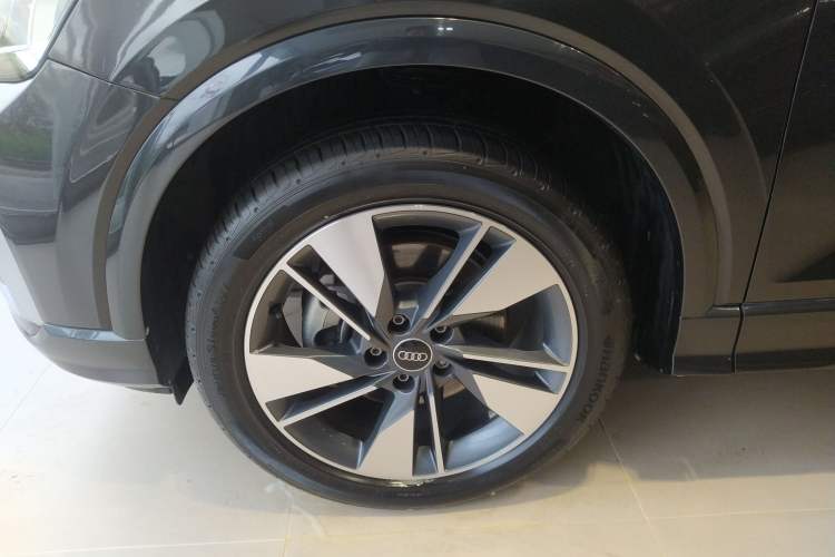Used Audi Q2L 2024 35TFSI Fashionable and Elegant Version Left Front Wheel Hub
