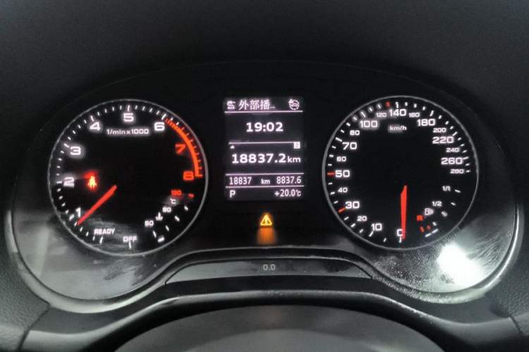 Used Audi Q2L 2024 35TFSI Fashionable and Dynamic Edition Odometer Close Up