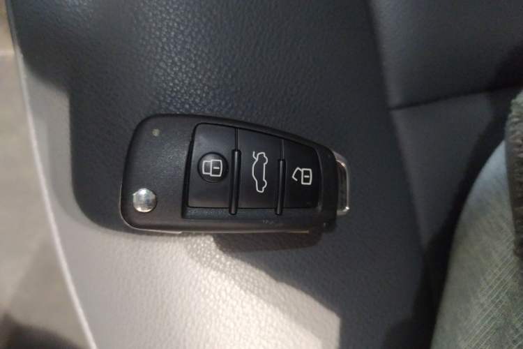 Used Audi Q2L 2024 35TFSI Fashionable and Elegant Version Vehicle Key