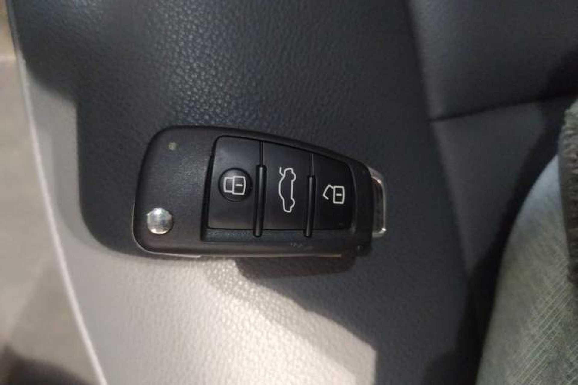 Used Audi Q2L 2024 35TFSI Fashionable and Elegant Version Vehicle Key