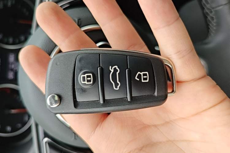 Used Audi Q2L 2024 35TFSI Fashionable and Elegant Version Vehicle Key