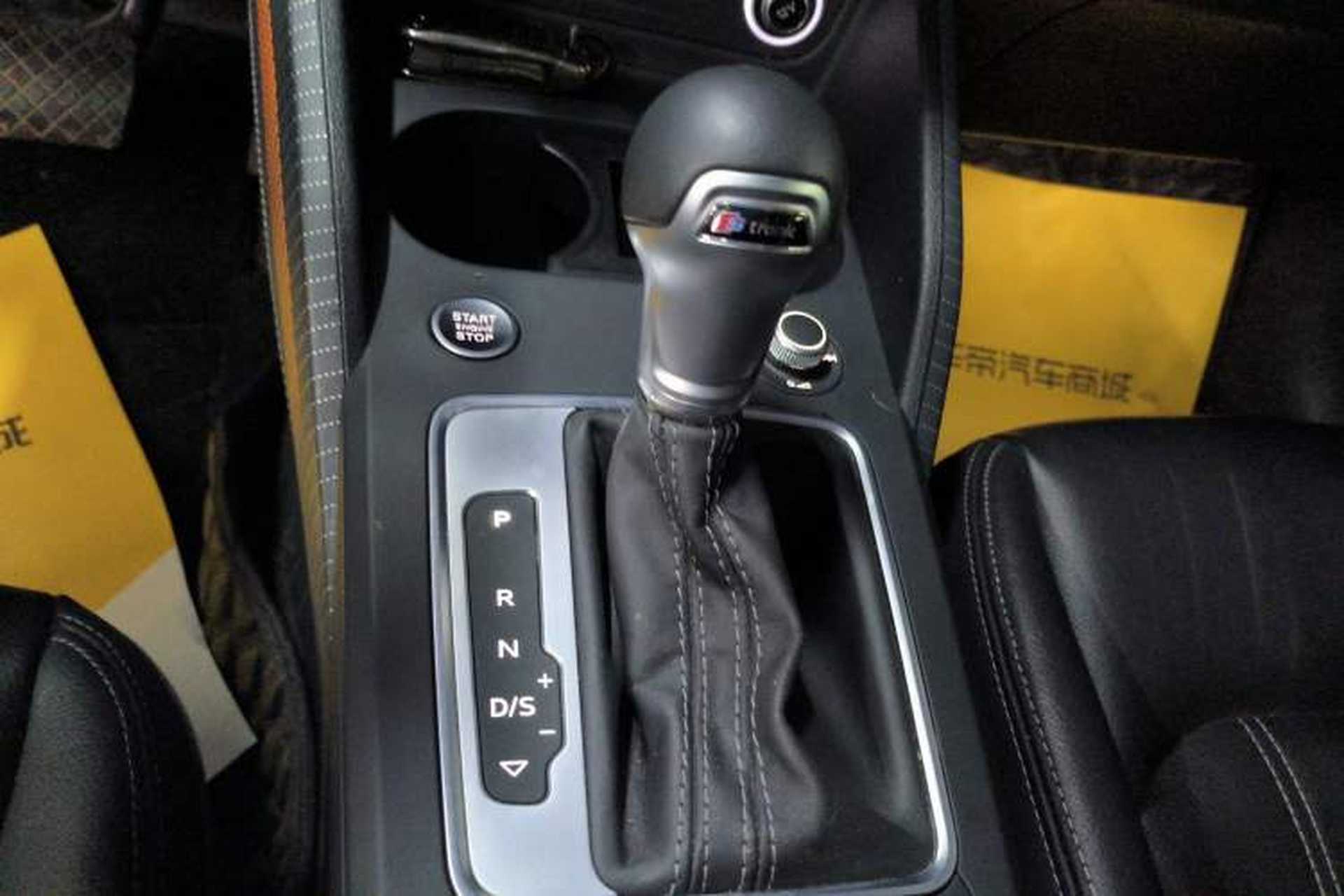 Used Audi Q2L 2024 35TFSI Fashionable and Dynamic Edition Gear Lever