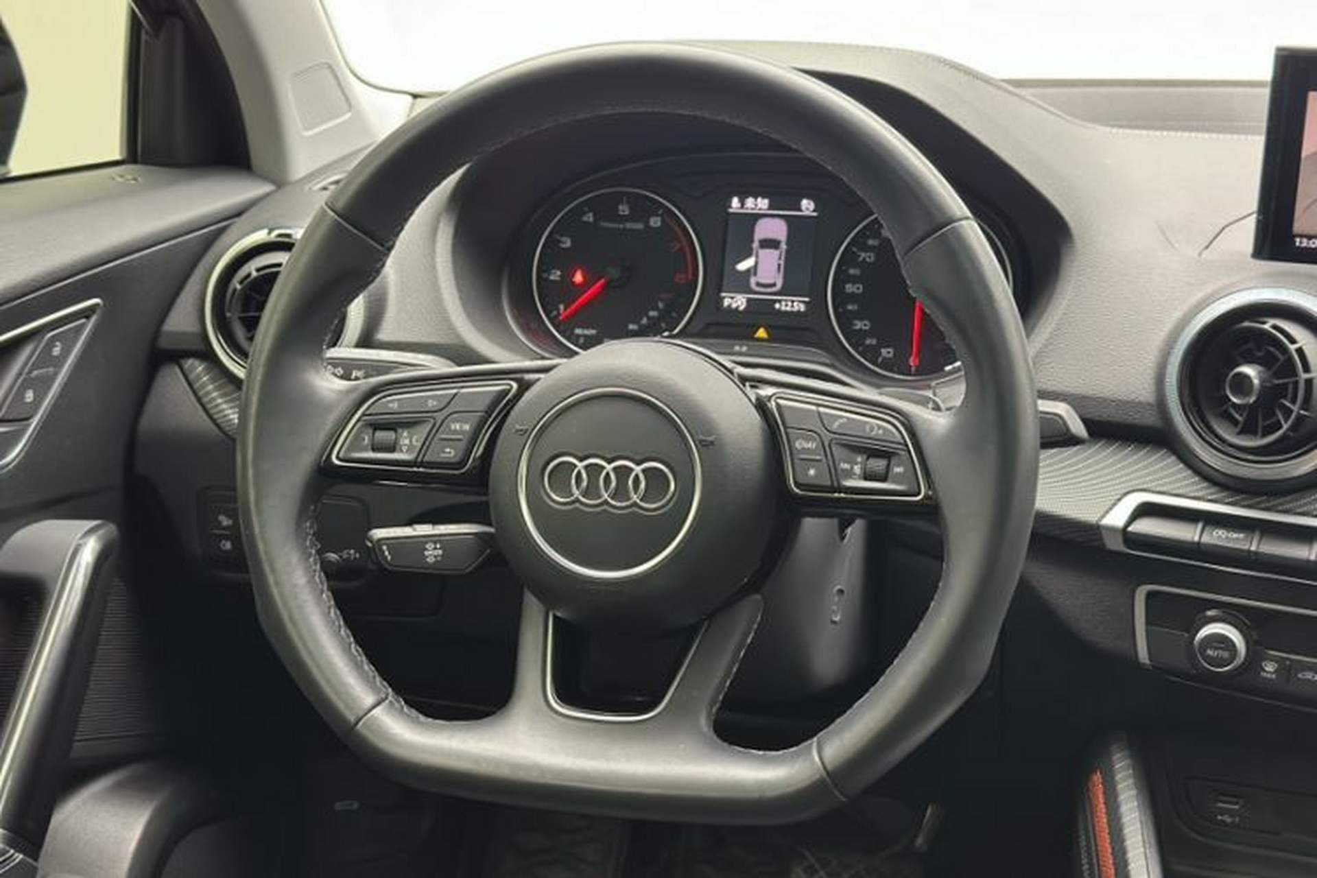 Used Audi Q2L 2024 35TFSI Fashionable and Dynamic Edition Interior 3