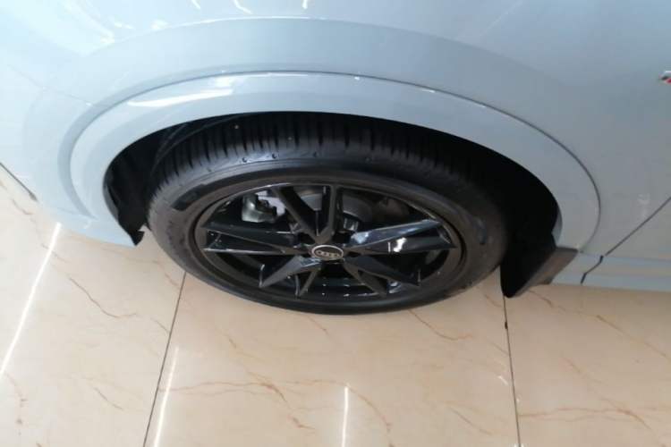 Used Audi Q2L 2024 35TFSI Ambition Dynamic Edition Left Front Wheel Hub